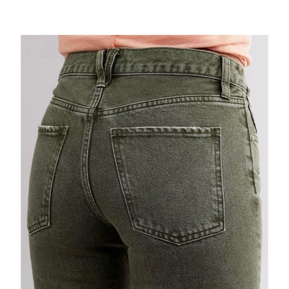 We the Free Free People Sequoia Distressed High Rise Shorts in Forest Size 27 - Picture 4 of 14